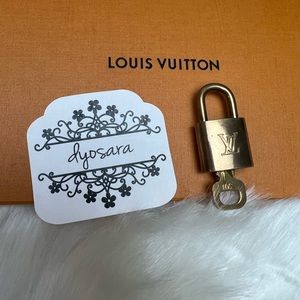 LOUIS VUITTON LOCK AND KEY SET 301